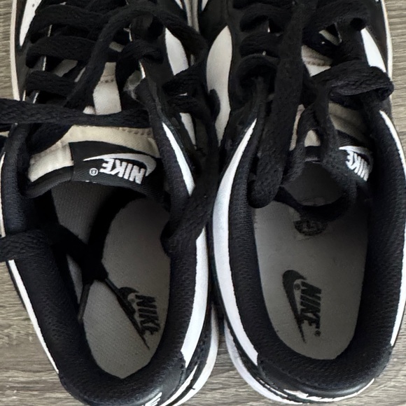 Nike Kids Black and White Sneakers - Picture 5 of 5
